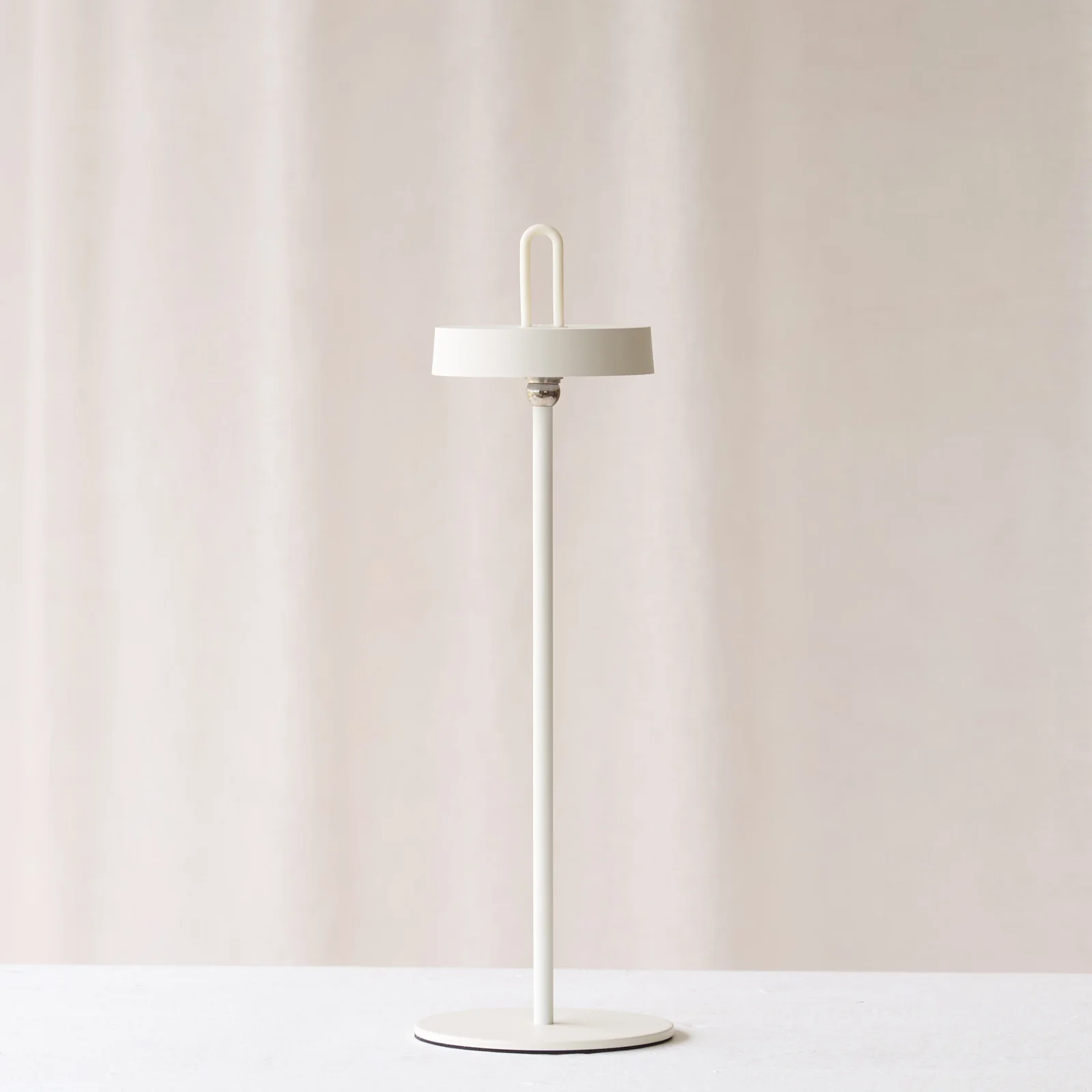 Ampeha Outdoor LED Table Lamp | Cream