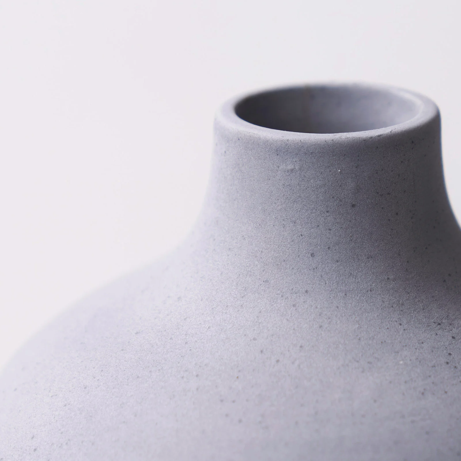 Calci Vase | Grey - Image 3