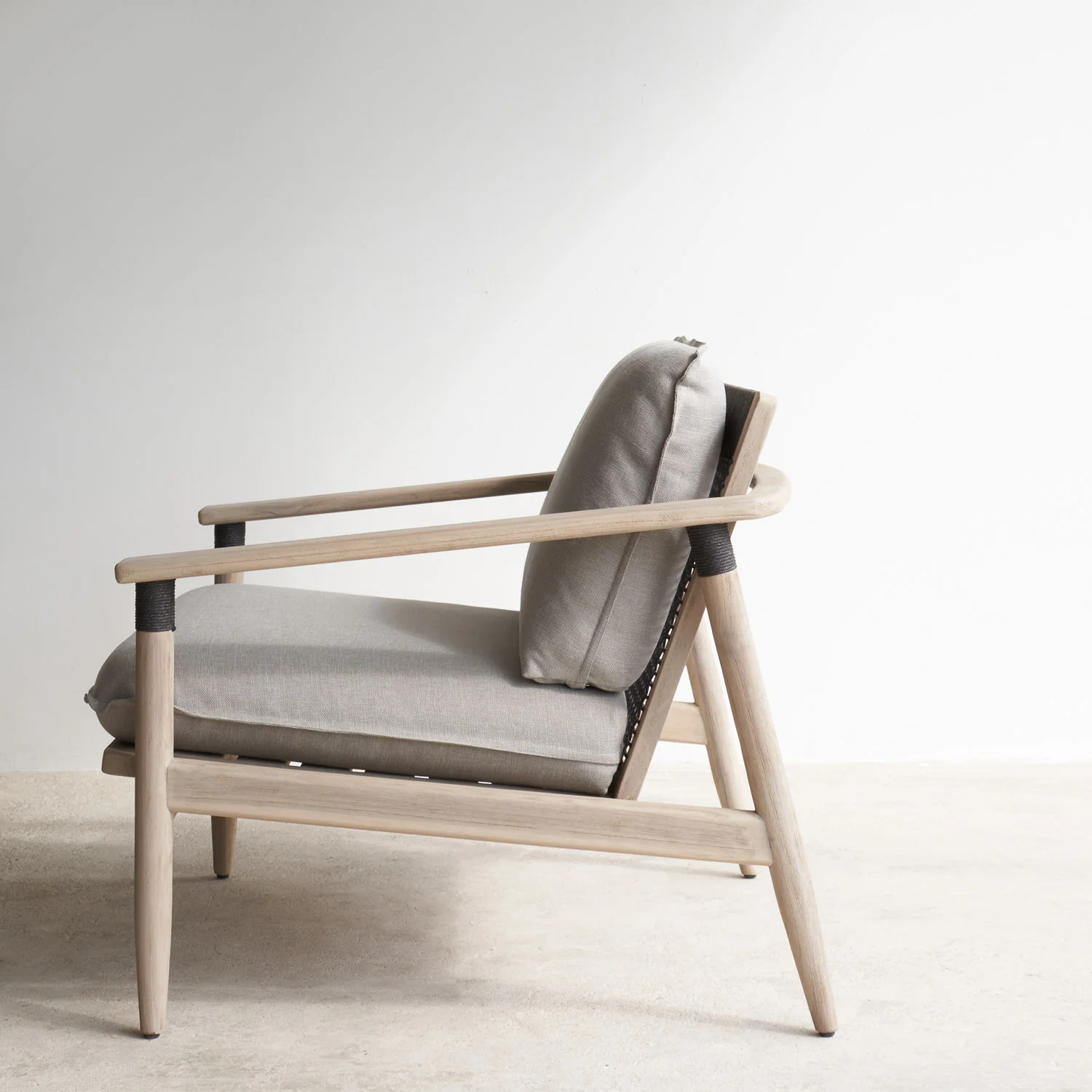 Corda Outdoor Lounge Chair | Grey (77cm) - Image 4