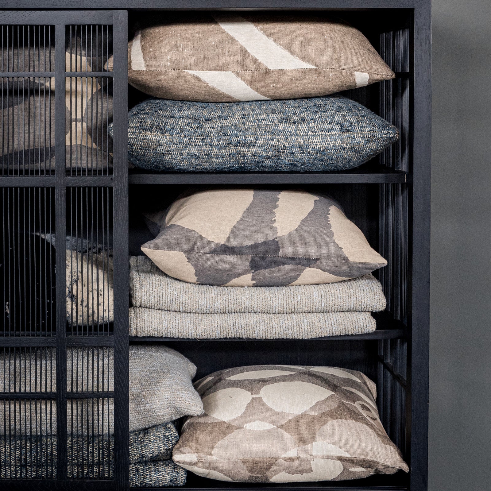 Cushion | Layered Dots (50 x 50cm) - Image 3