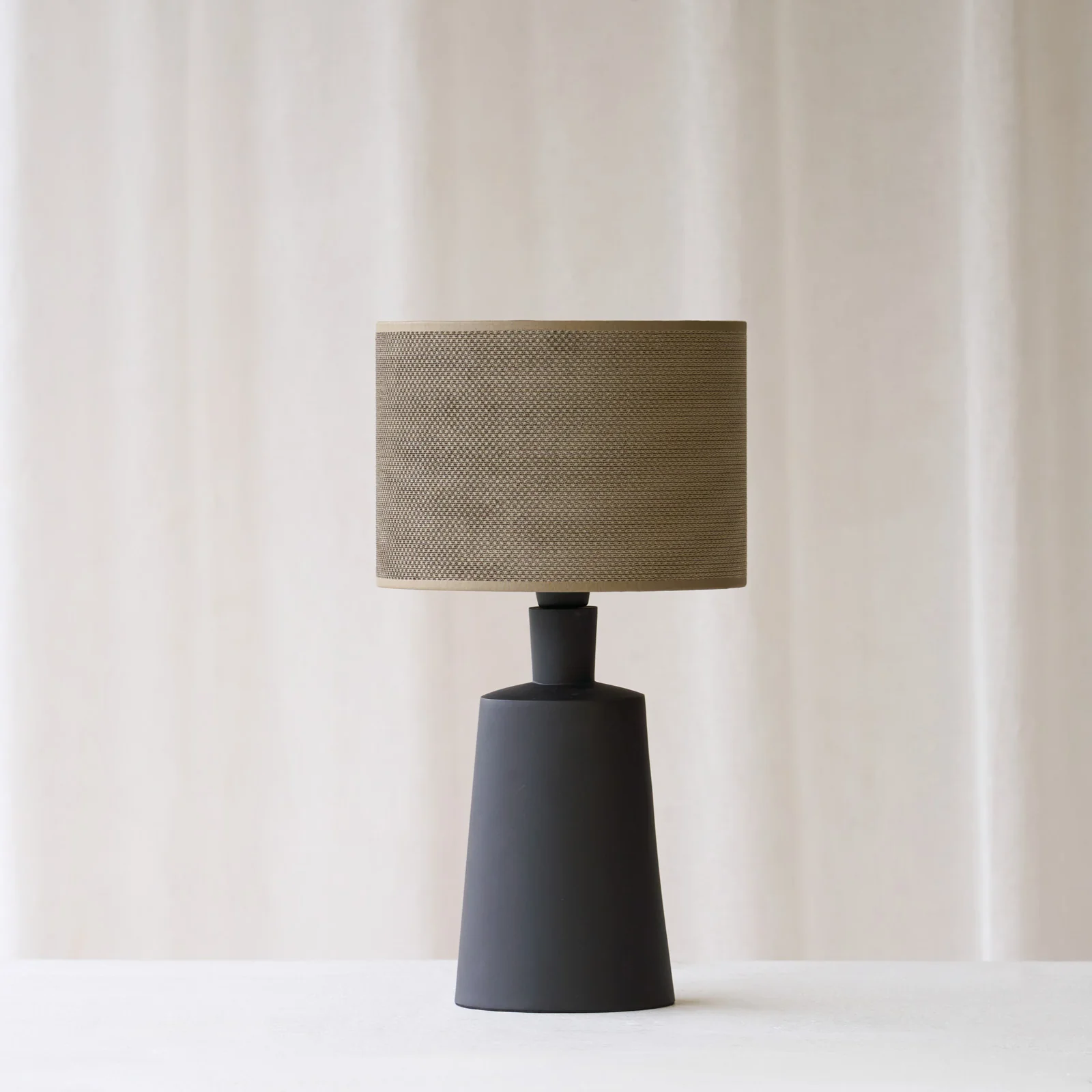 Donah Table Lamp | Black (31cm)