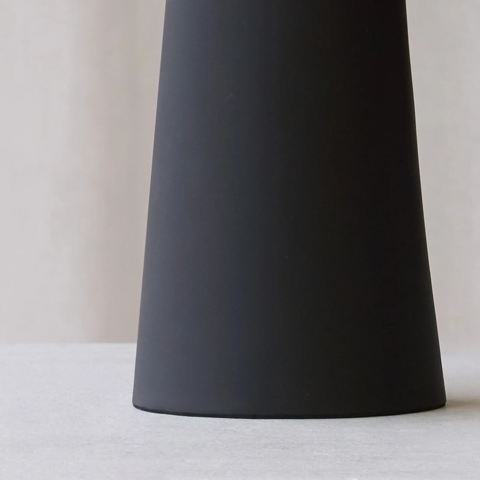 Donah Table Lamp | Black (31cm) - Image 6