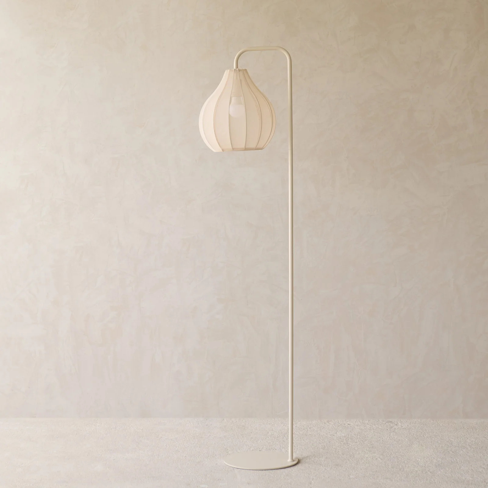Elati Floor Lamp | Sand
