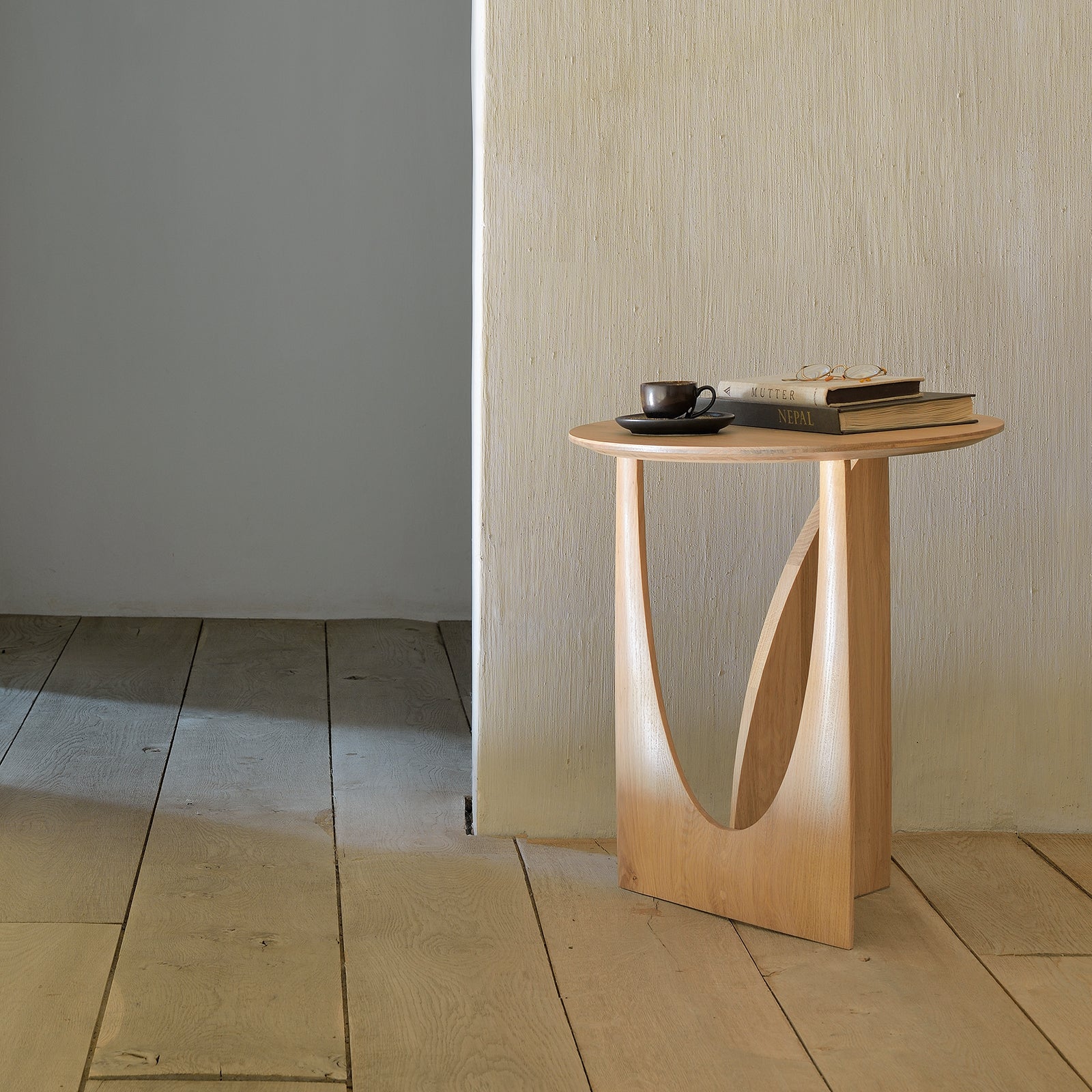 Geometric Side Table | Oak - Natural - Image 8