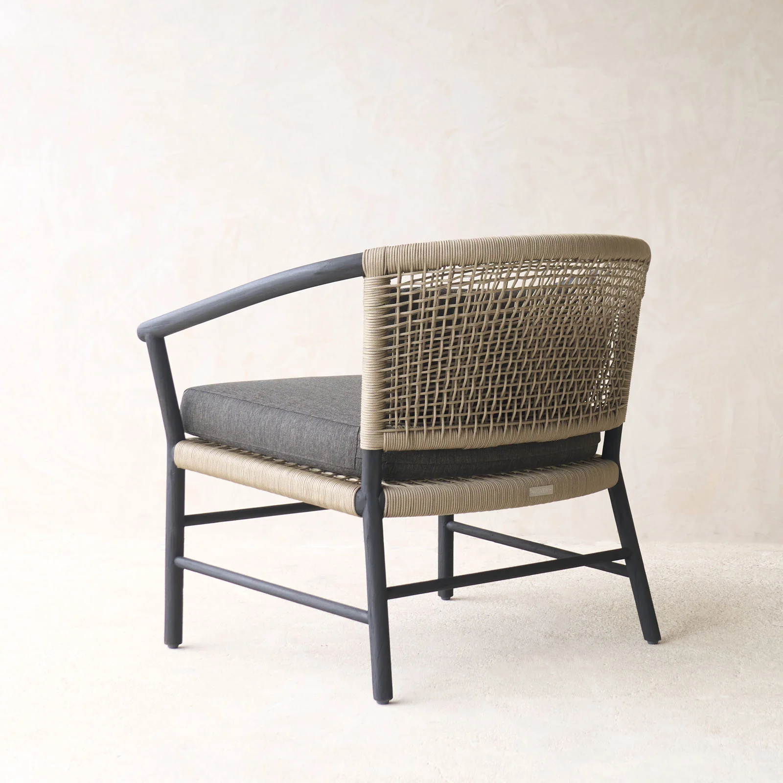 Icon Outdoor Lounge Chair | Charcoal - Image 5