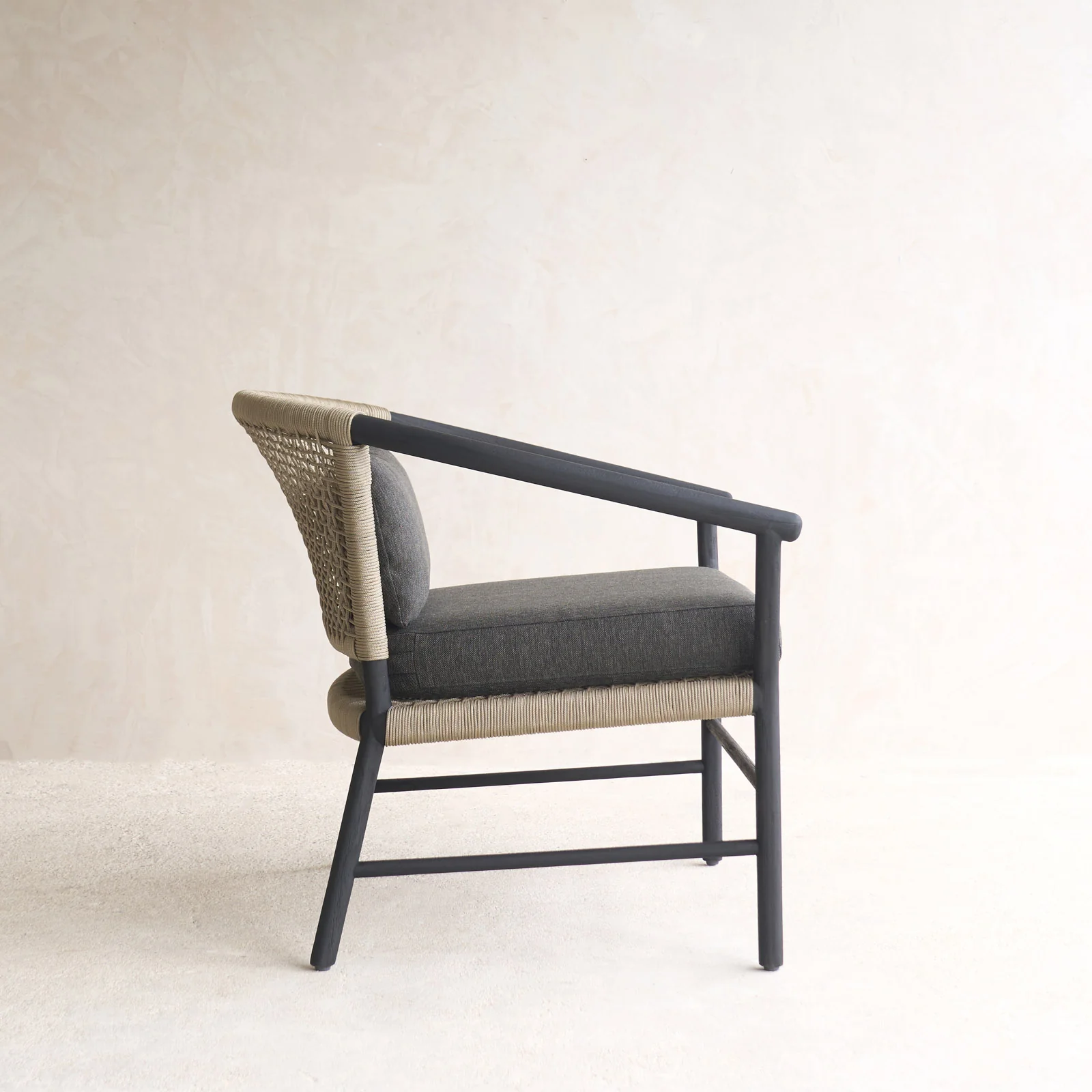 Icon Outdoor Lounge Chair | Charcoal - Image 6