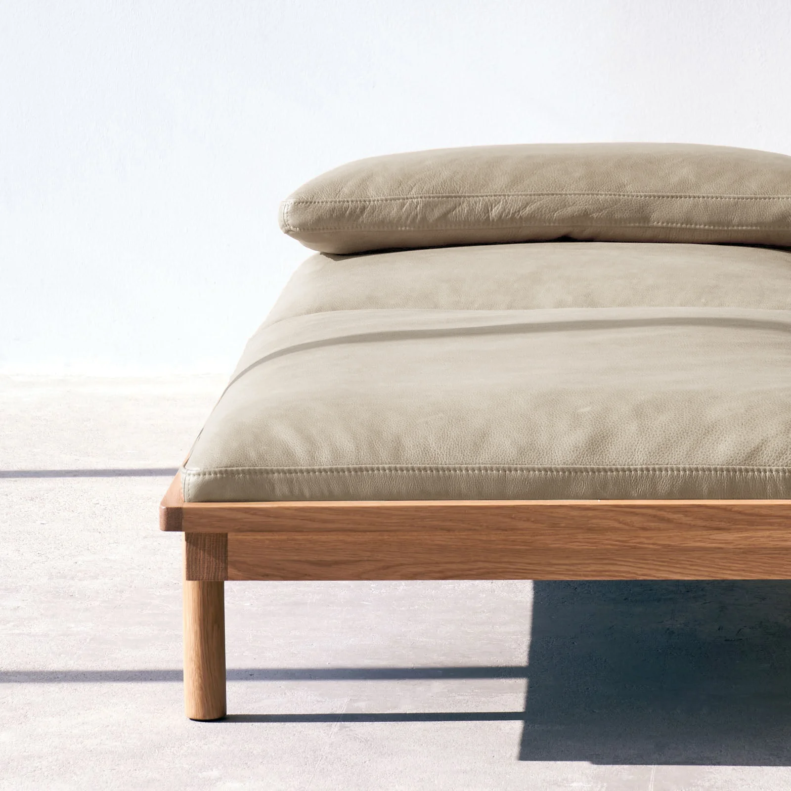 Pensive Daybed | Bespoke Leather (180cm) - Image 4