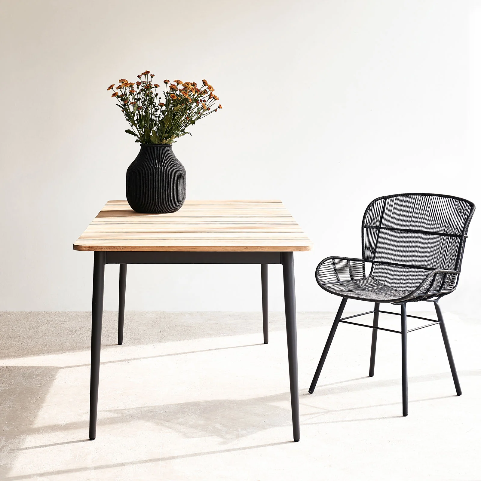 Leo Outdoor Dining Table | Teak (240cm) - Image 4