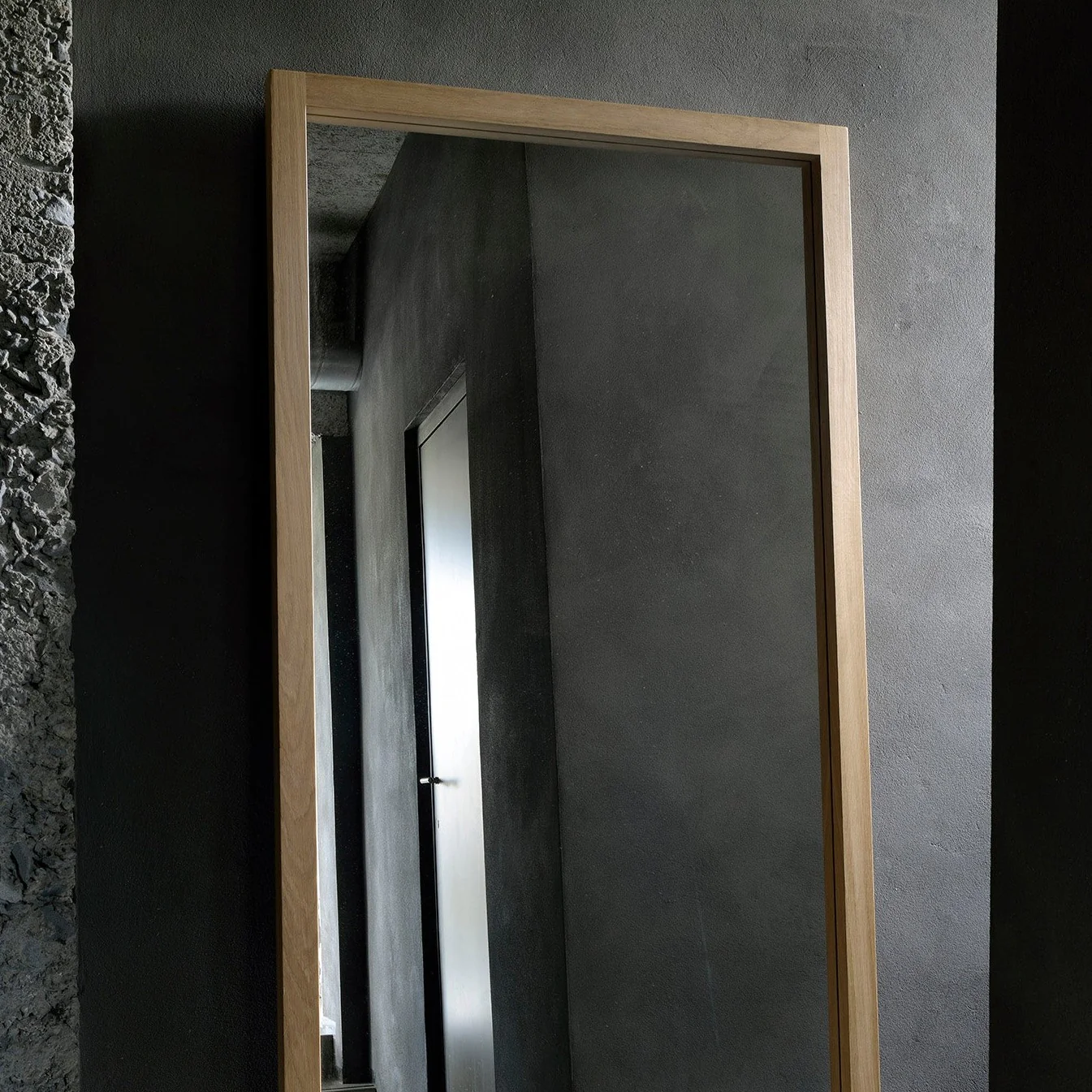 Light Frame Floor Mirror | Oak (200cm) - Image 4