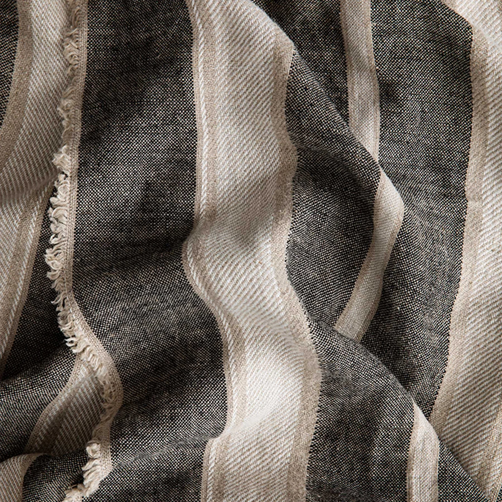 Mira Linen Throw | Enzo - Image 2