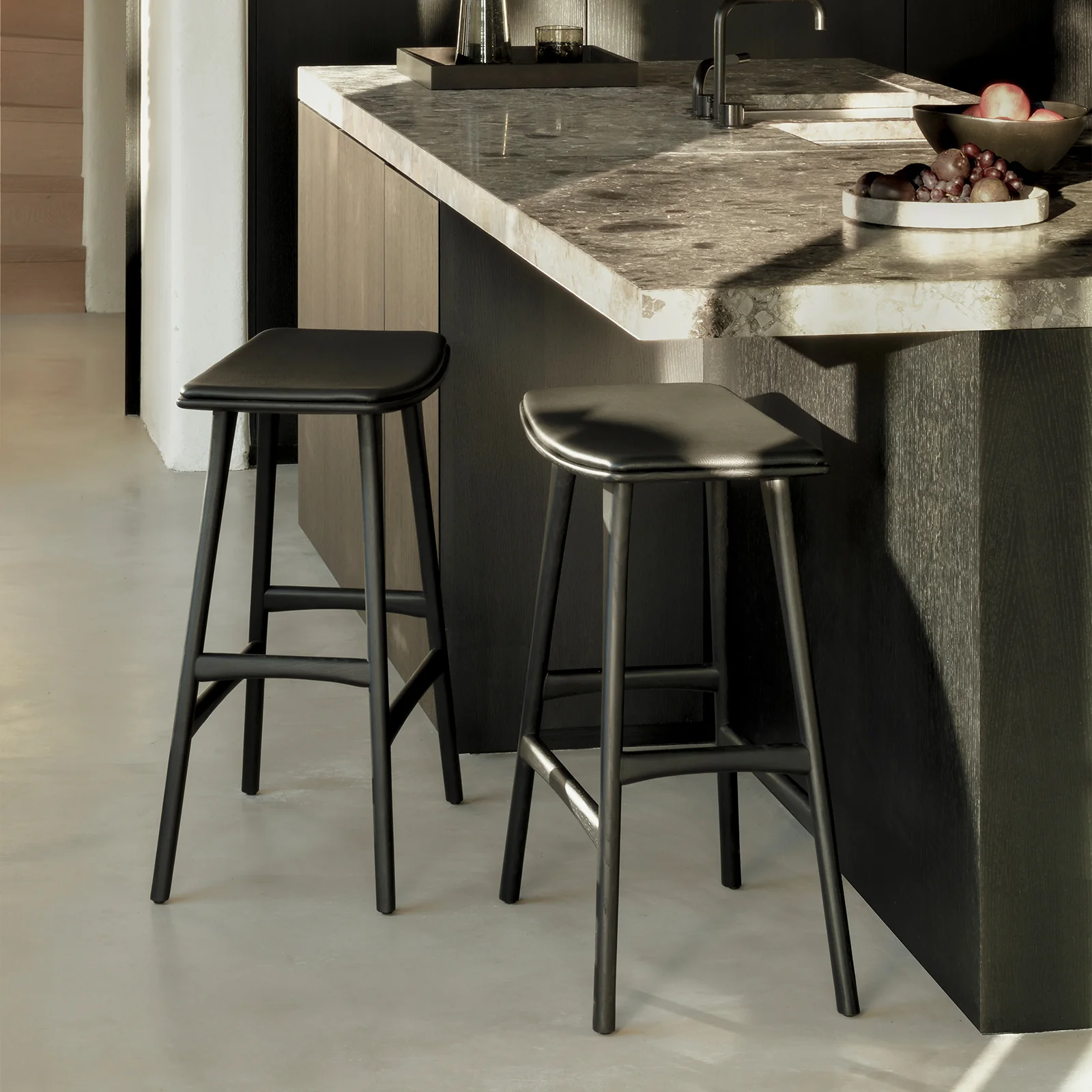 Osso Counter Stool | Oak - Black - Image 5
