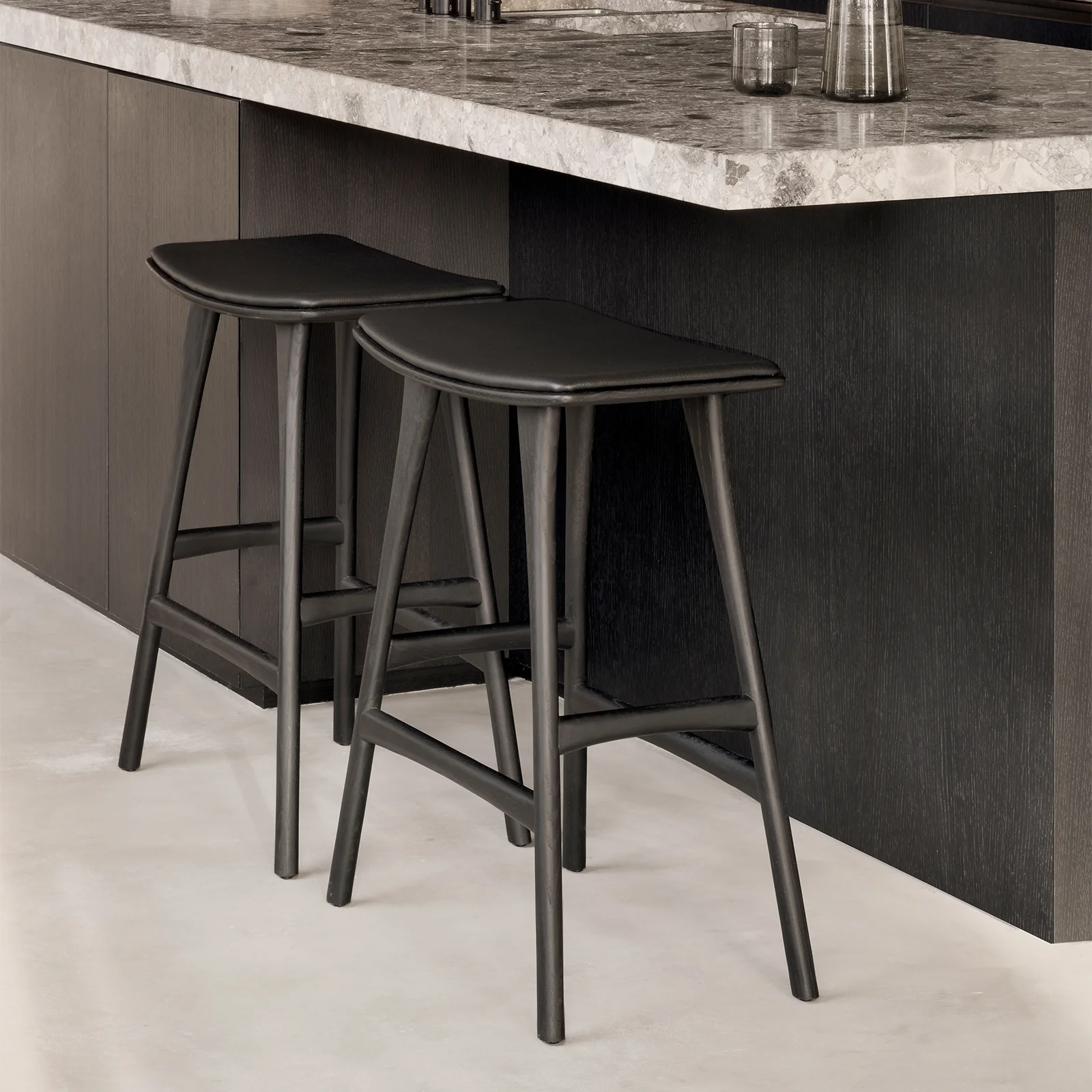 Osso Counter Stool | Oak - Black - Image 6