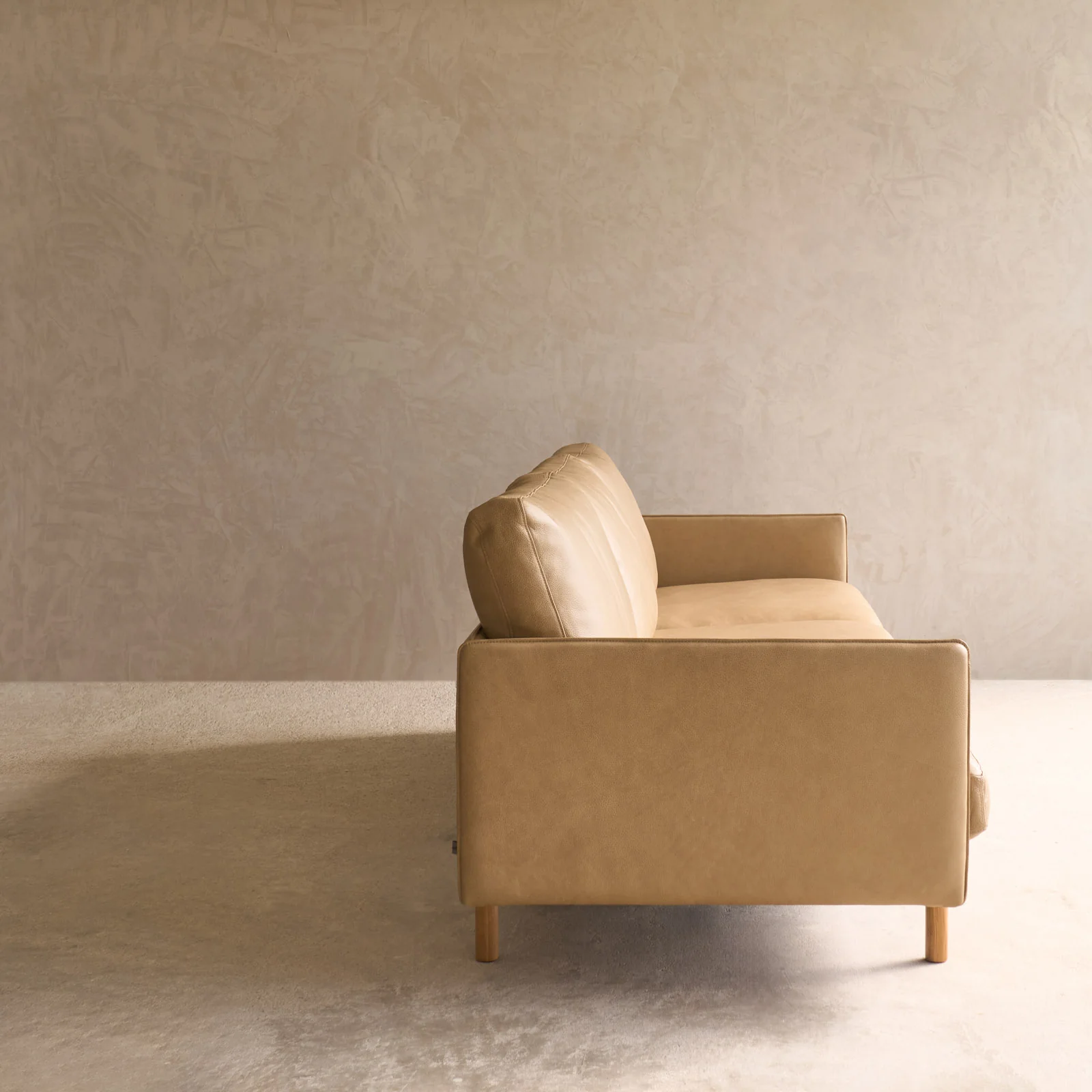 Pensive 2.5 & 3.5 Seater Leather Sofa | Arena - Image 10