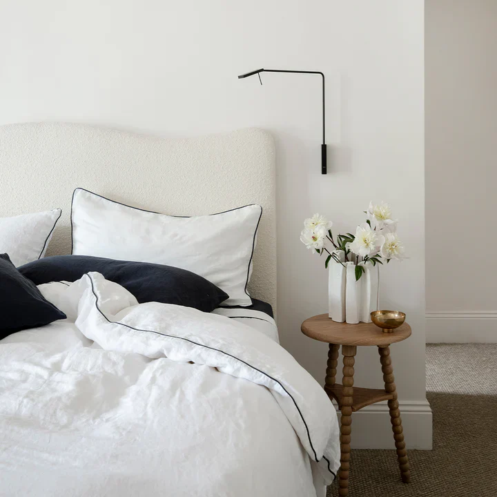 Piped Linen Duvet Set | White & Navy - Image 3