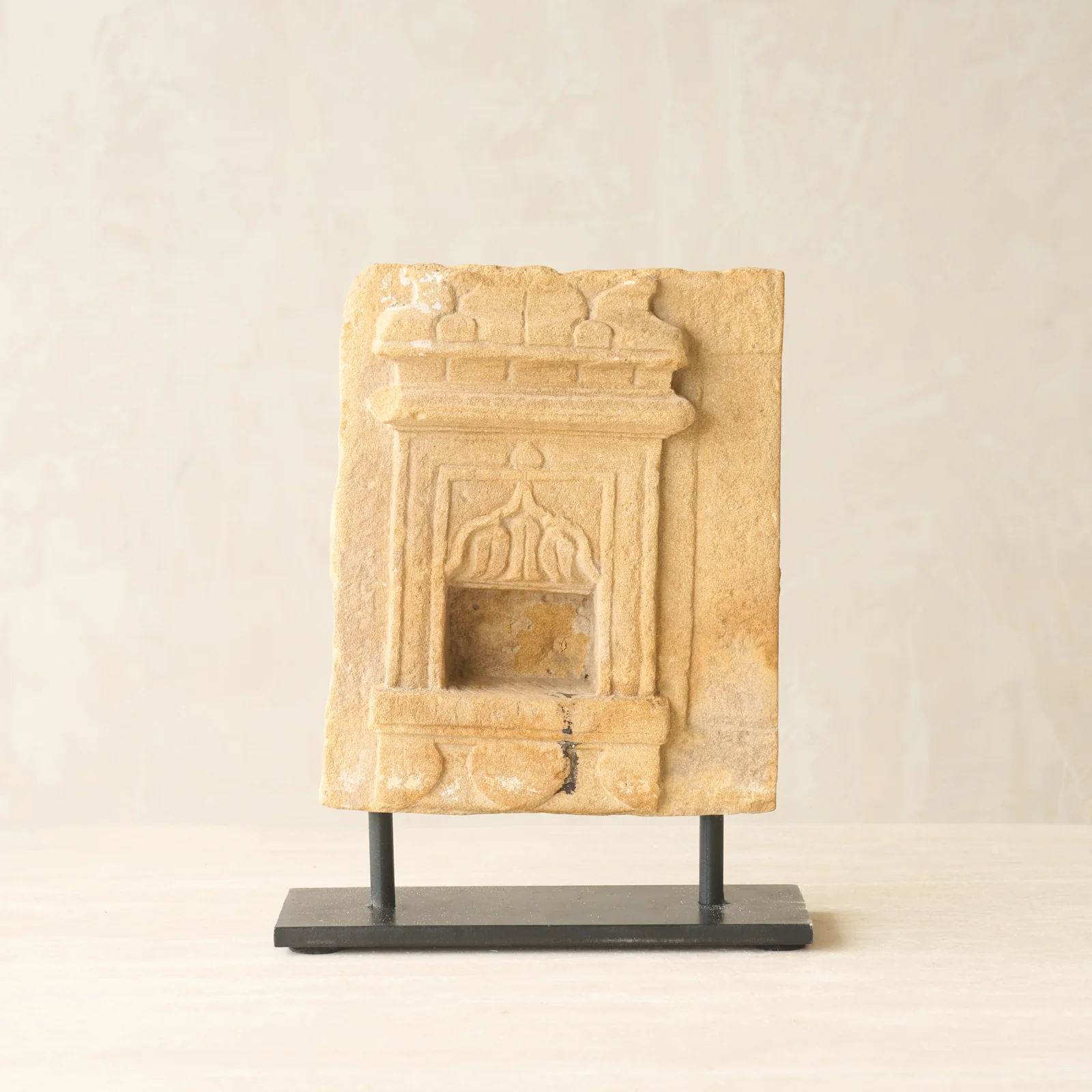 Reclaimed Architectural Sandstone Niche - Image 2