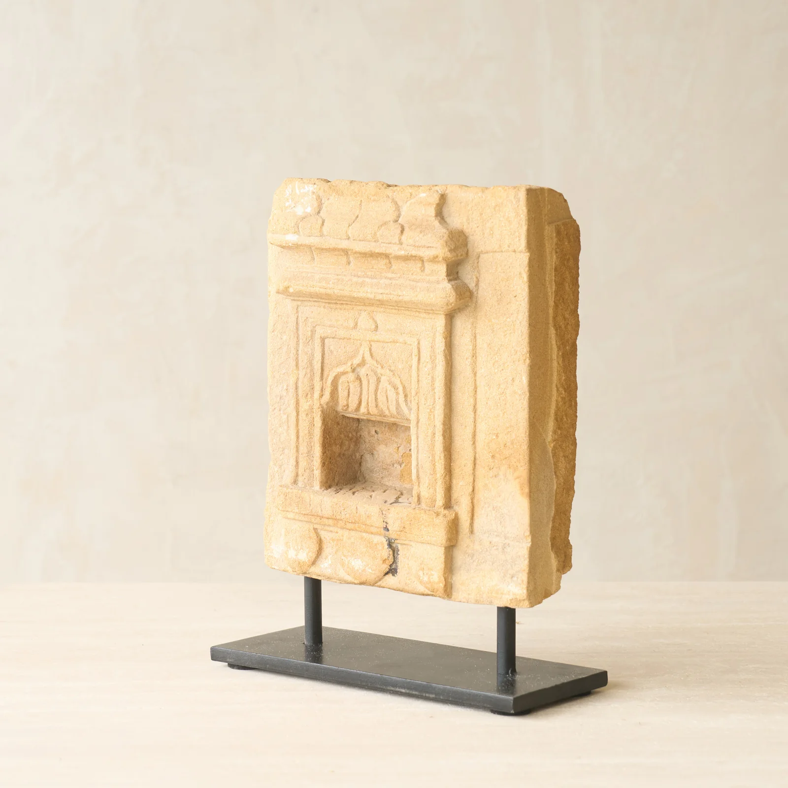 Reclaimed Architectural Sandstone Niche - Image 3