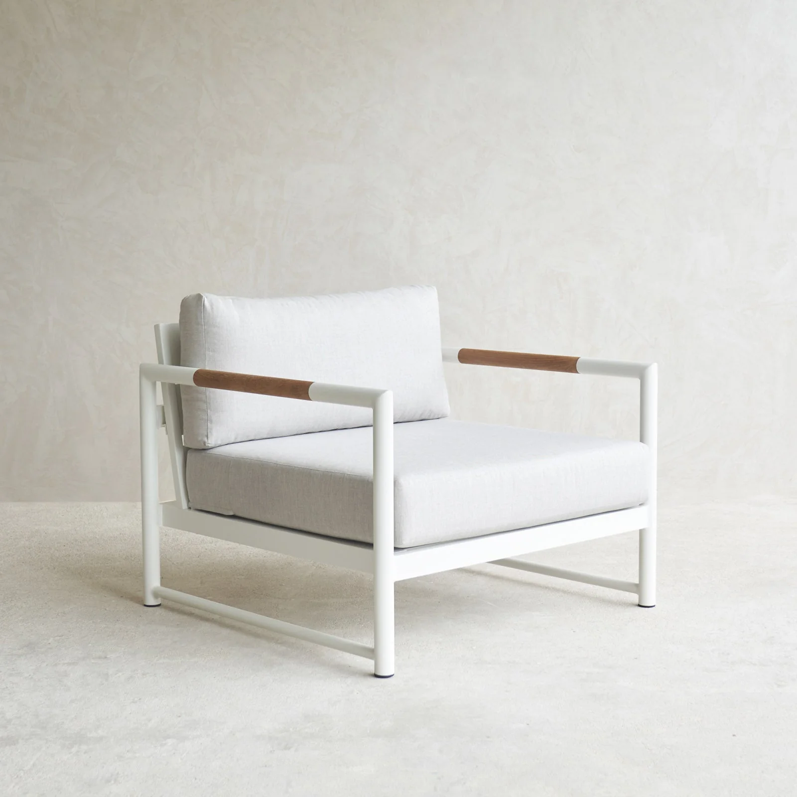 Breeze LX Outdoor Armchair | White (88cm) - Image 5