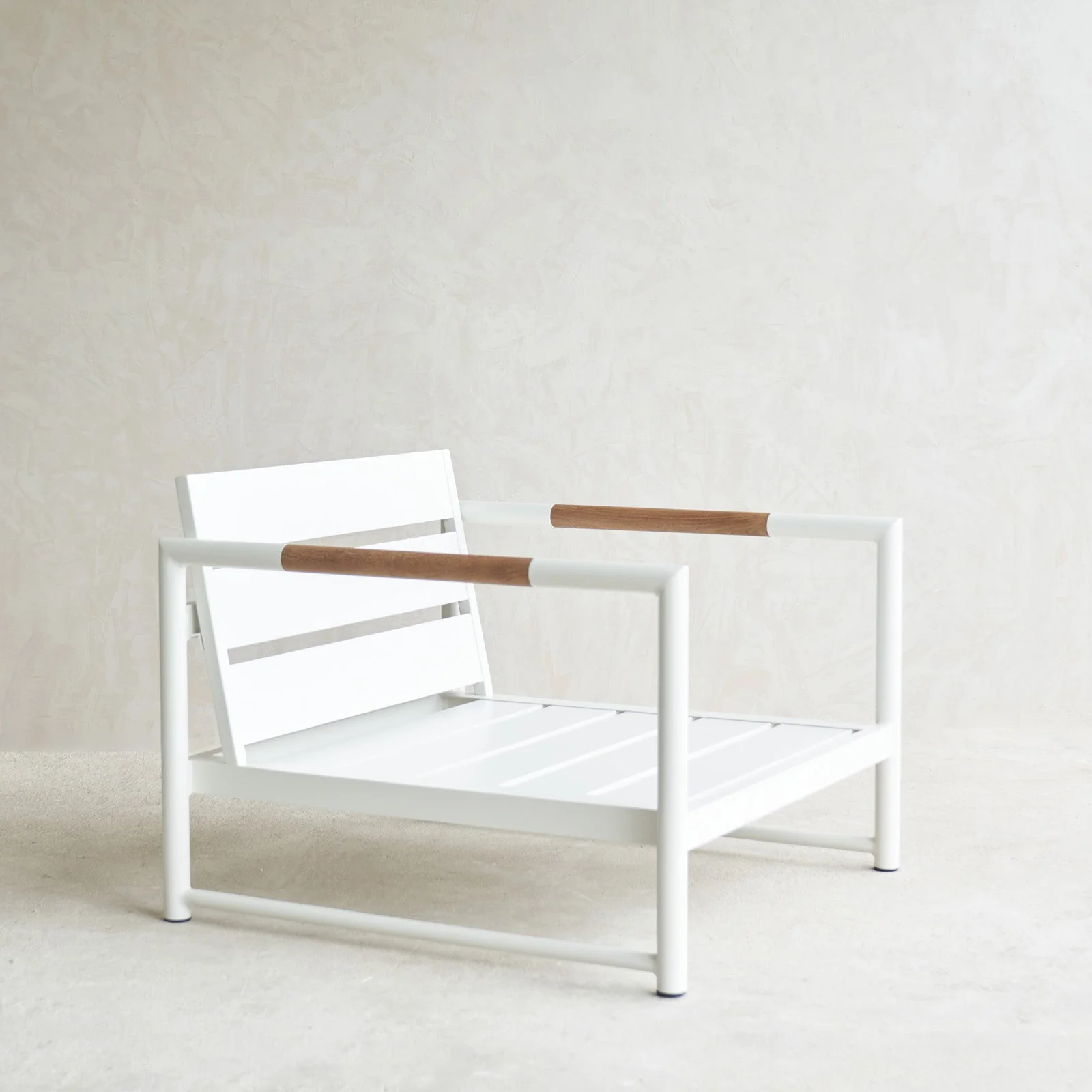 Breeze LX Outdoor Armchair | White (88cm) - Image 7