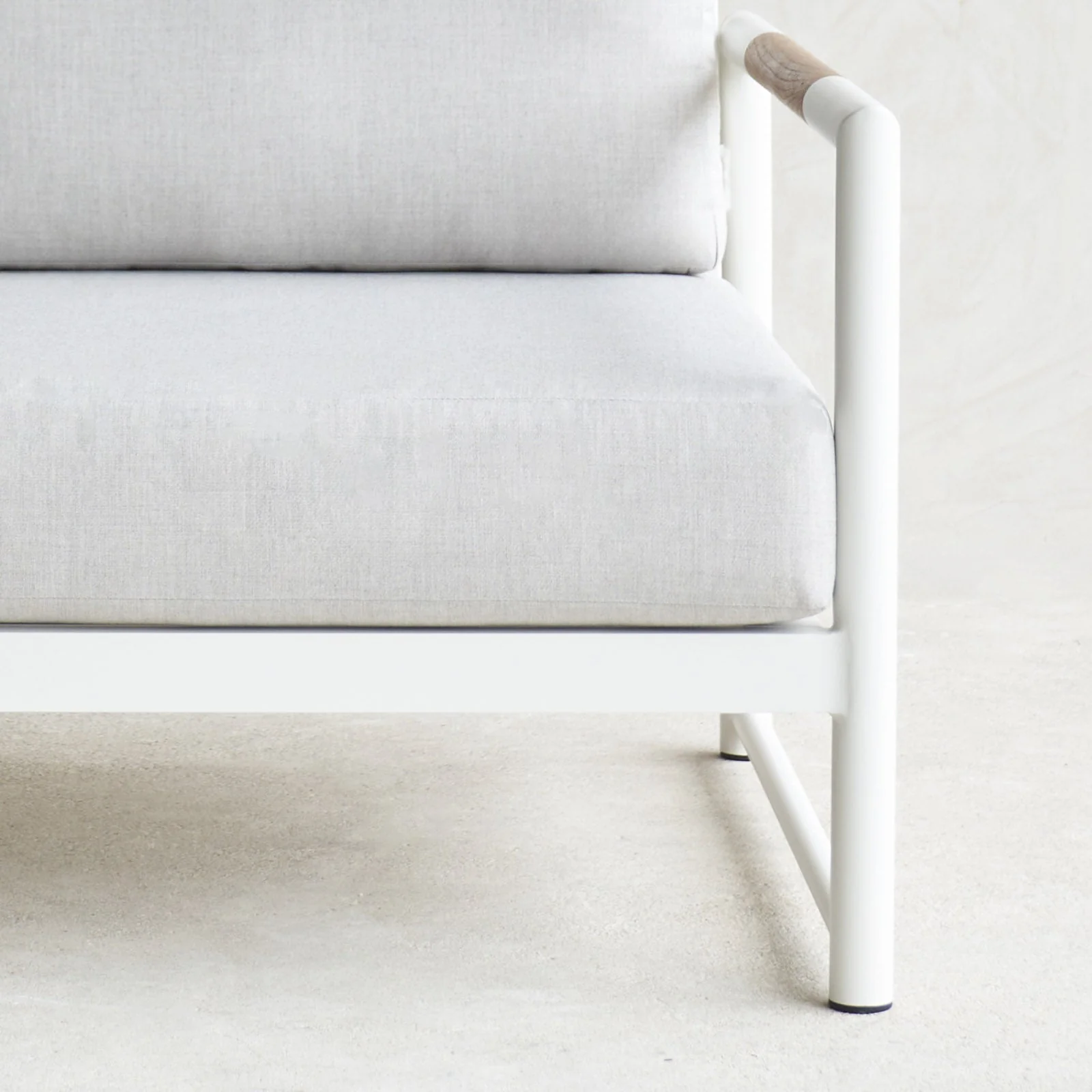 Breeze LX Outdoor Armchair | White (88cm) - Image 8