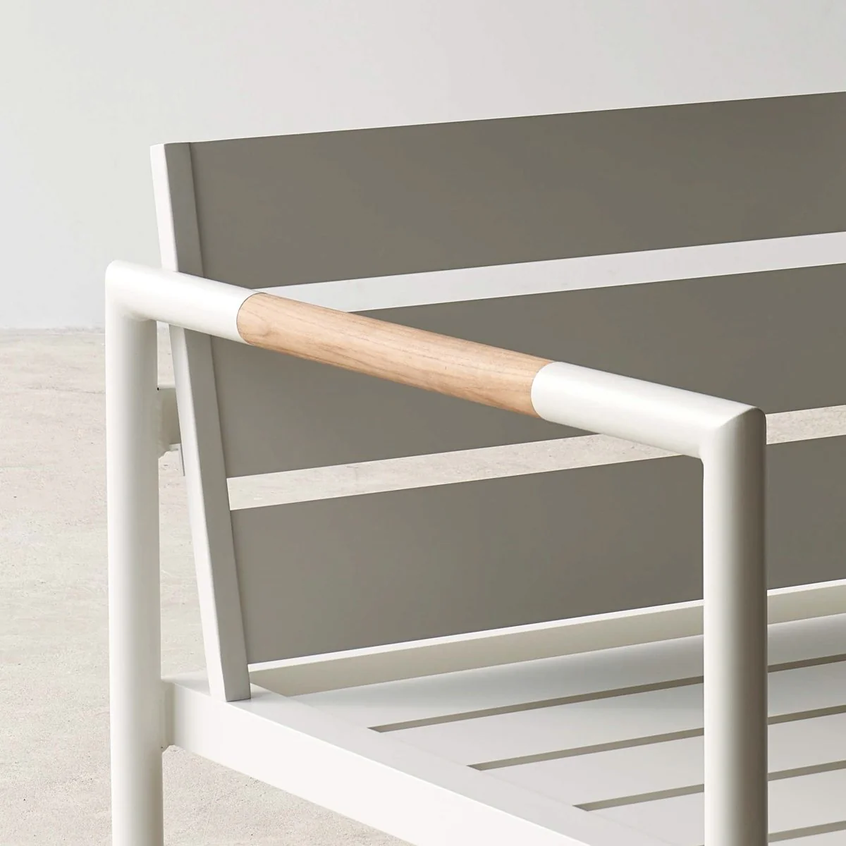 Breeze LX Outdoor Sofa | 3 Seater - White - Image 4