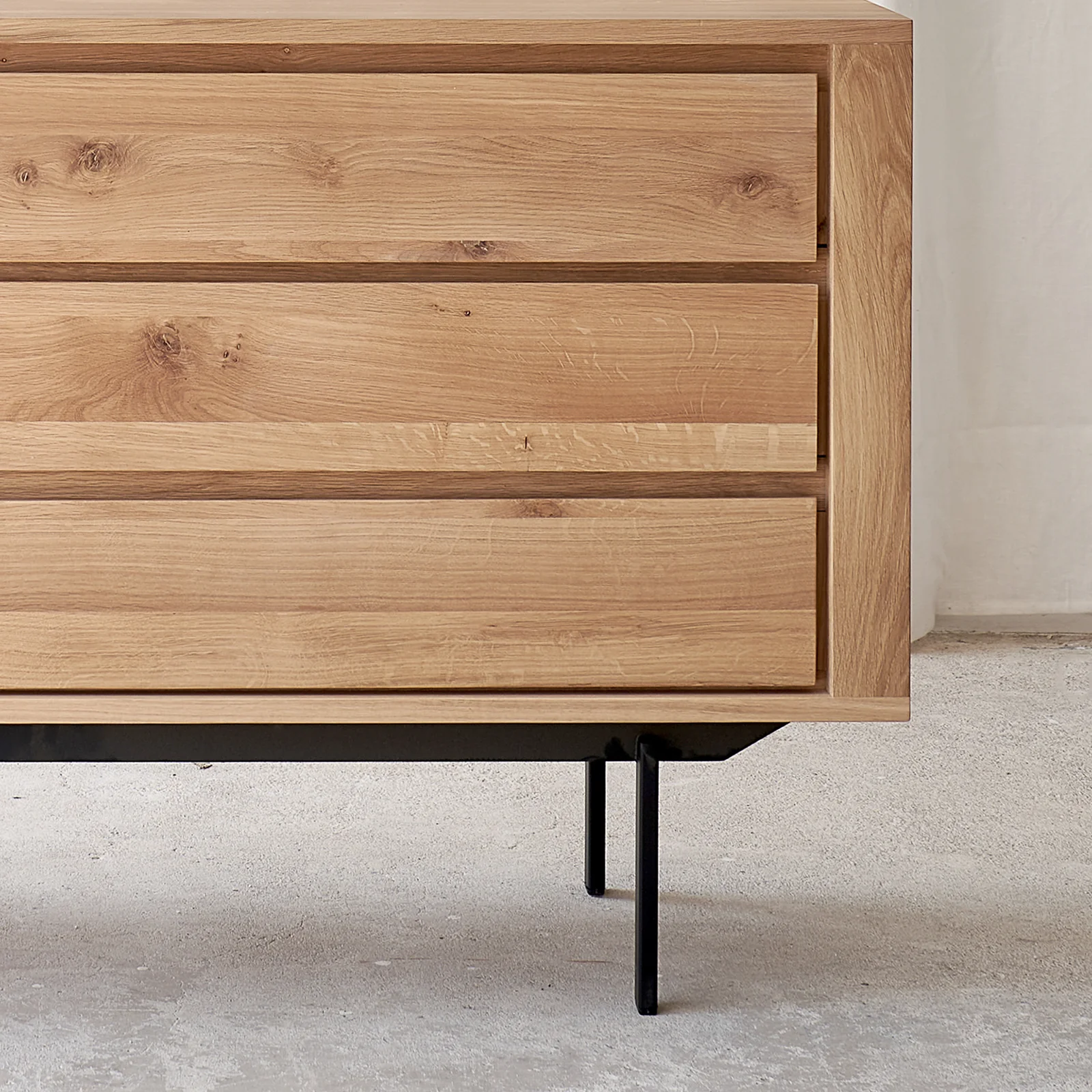 Shadow Sideboard | Oak (134cm) - Image 3