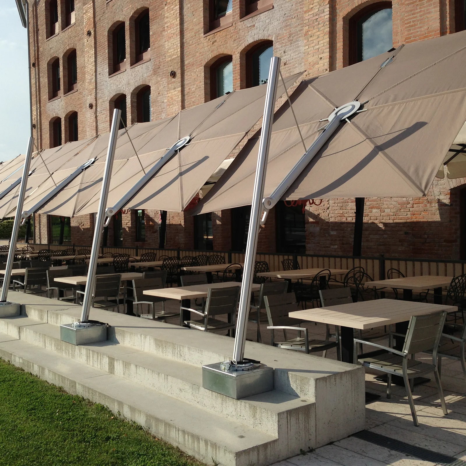 Spectra Forward 80° Umbrella | Cantilever - Aluminium Frame - Image 3