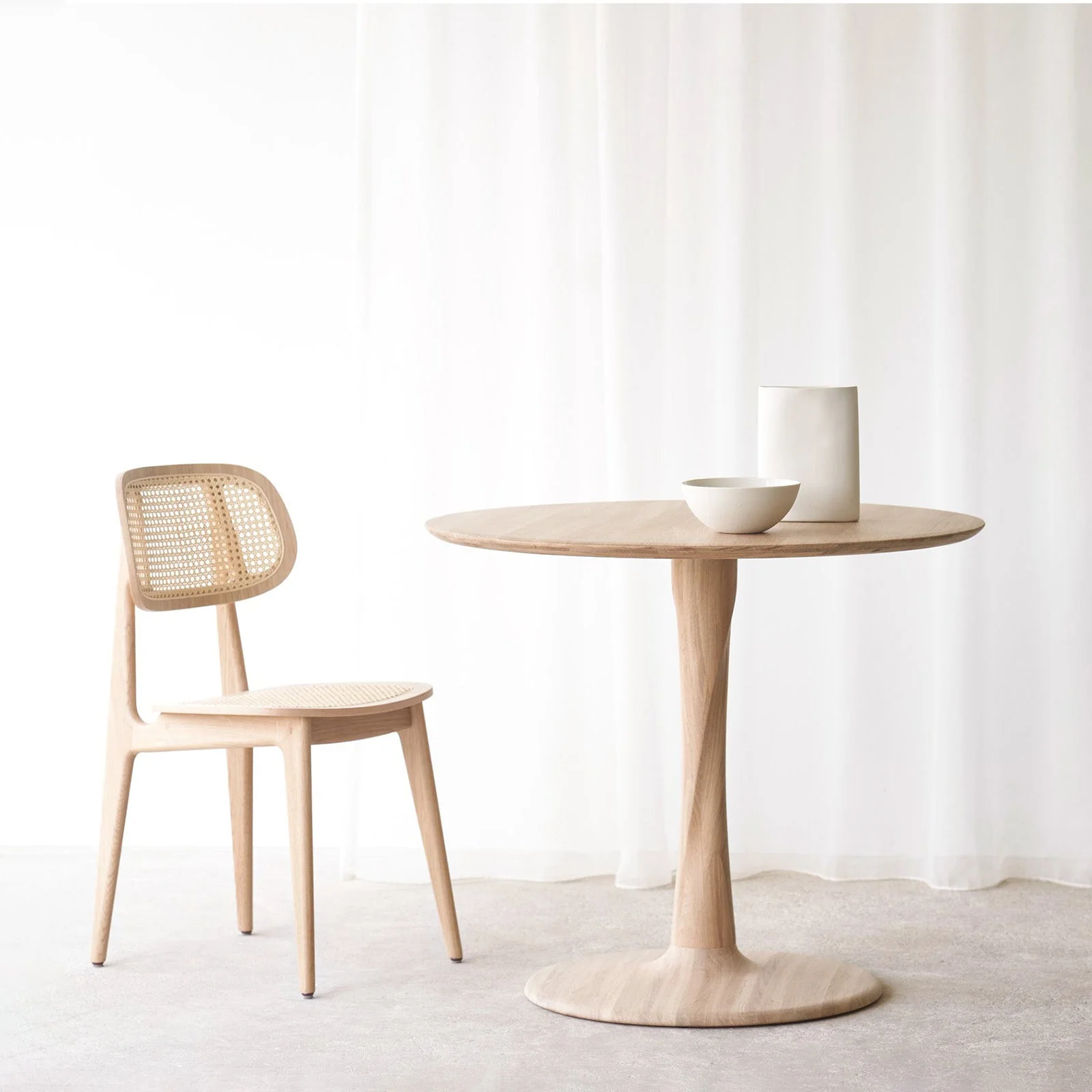 Torsion Round Dining Table | Oak - Image 6