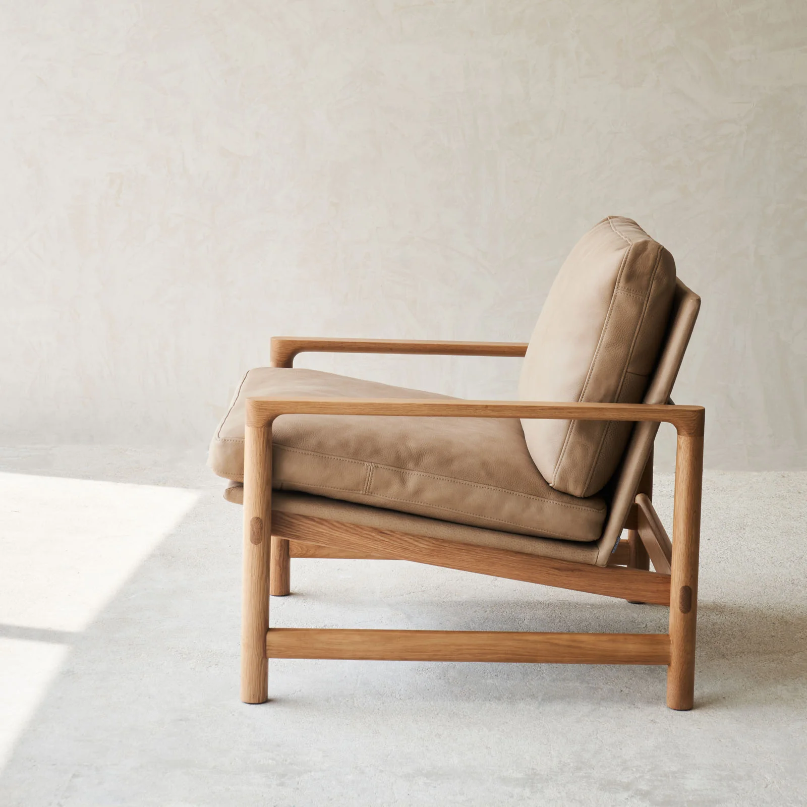 Troubadour Leather Armchair | Oak Frame - Desert - Image 3
