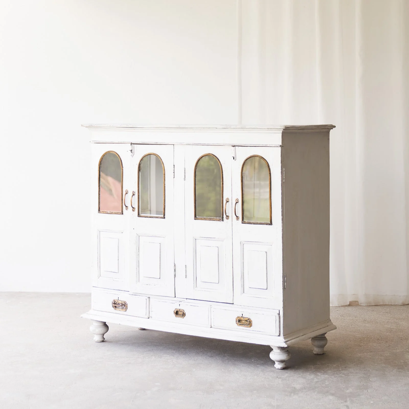Vintage Sideboard with 3 Drawers | White - Image 4