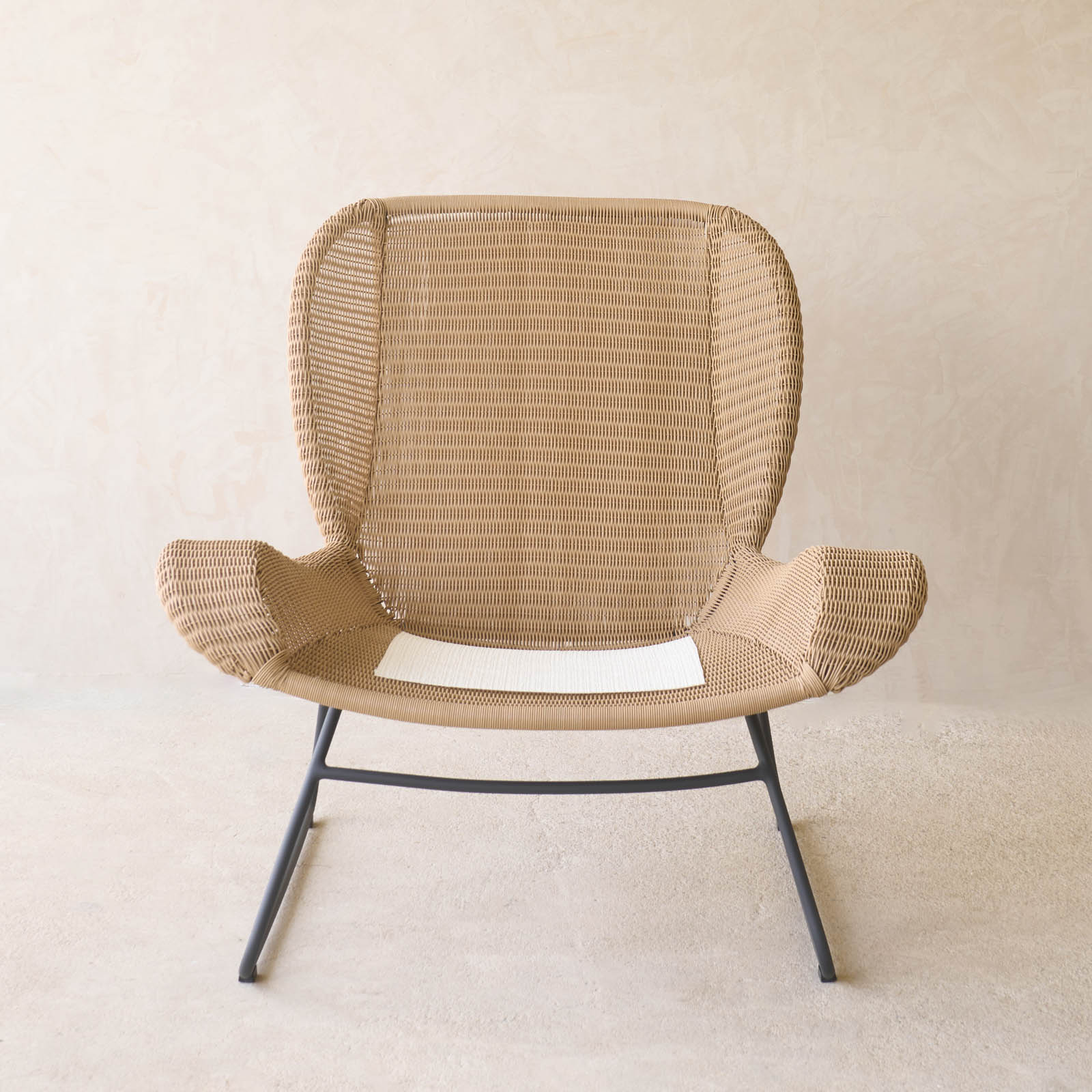 Vista Outdoor Lounge Chair | Ginger/Graphite Frame with Sesame Cushions - Image 10