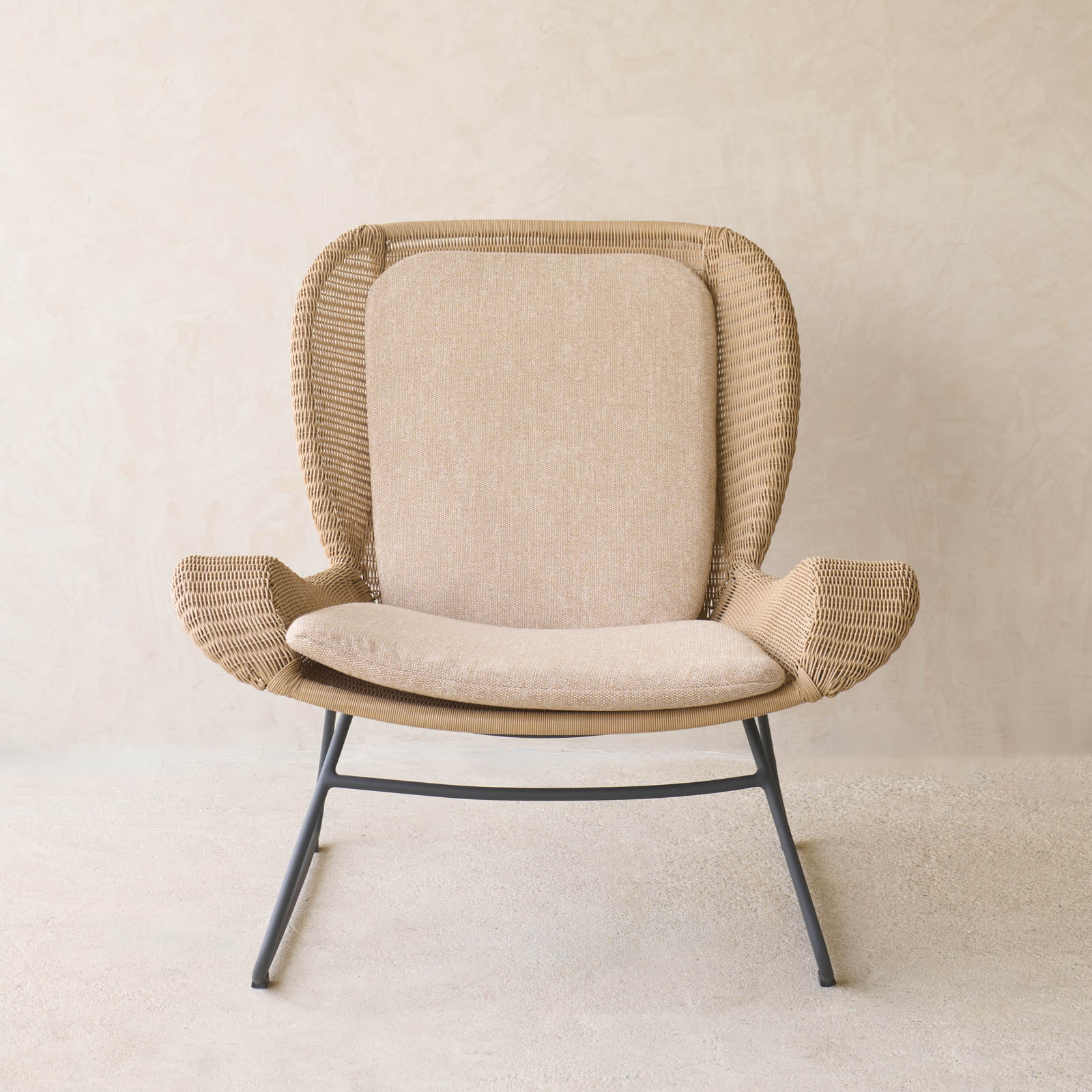 Vista Outdoor Lounge Chair | Ginger/Graphite Frame with Sesame Cushions - Image 3