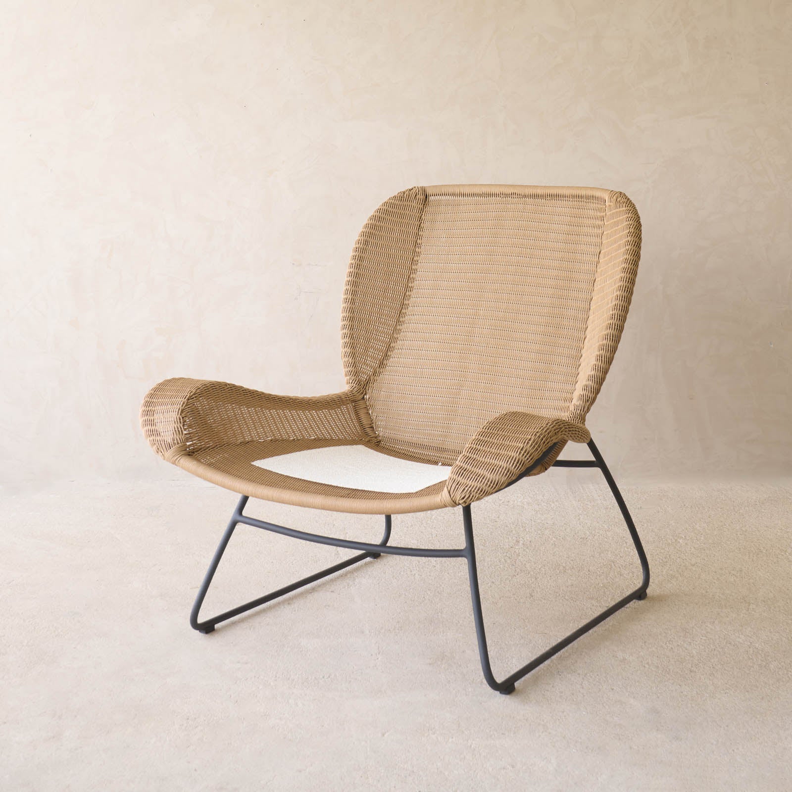 Vista Outdoor Lounge Chair | Ginger/Graphite Frame with Sesame Cushions - Image 6