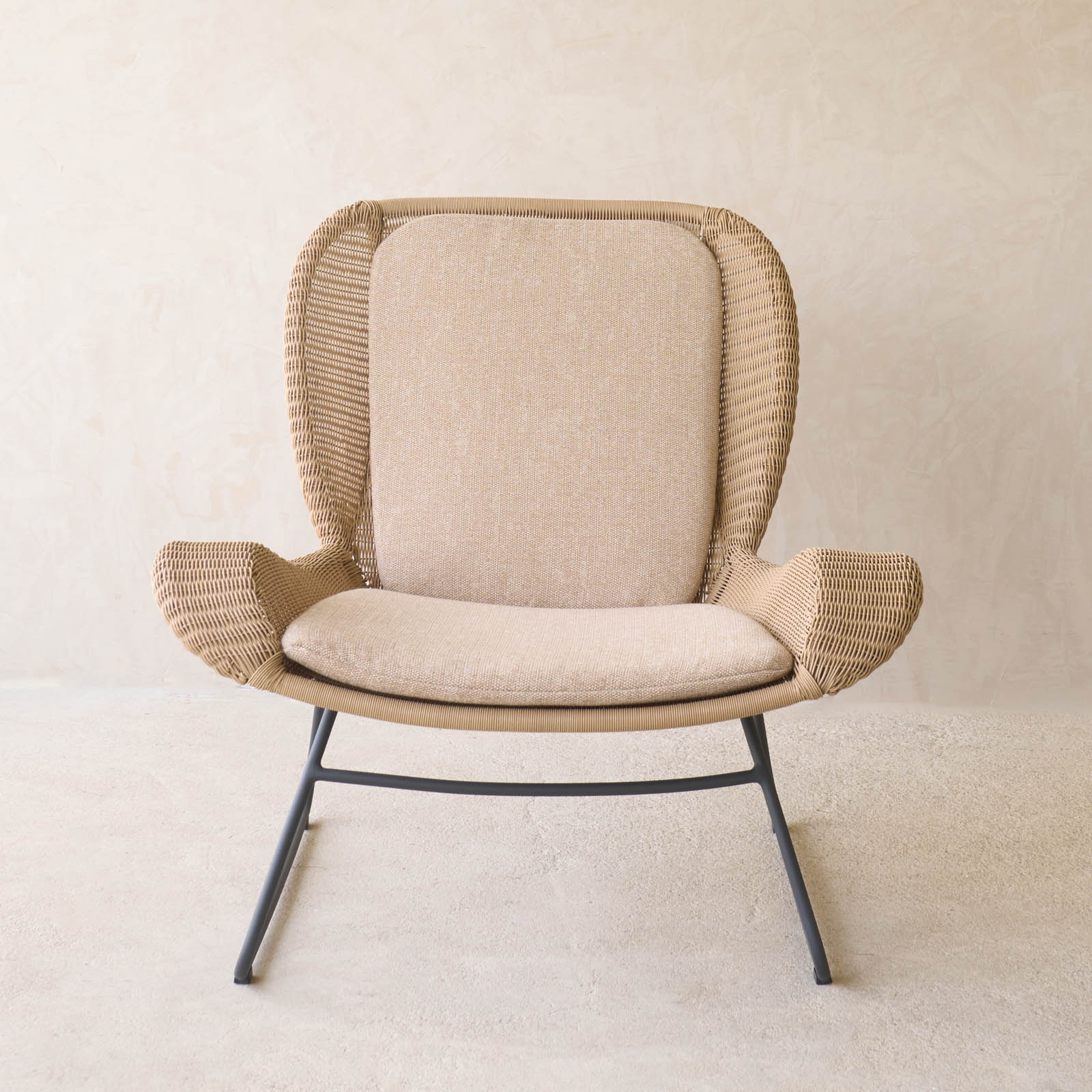 Vista Outdoor Lounge Chair | Ginger/Graphite Frame with Sesame Cushions - Image 8