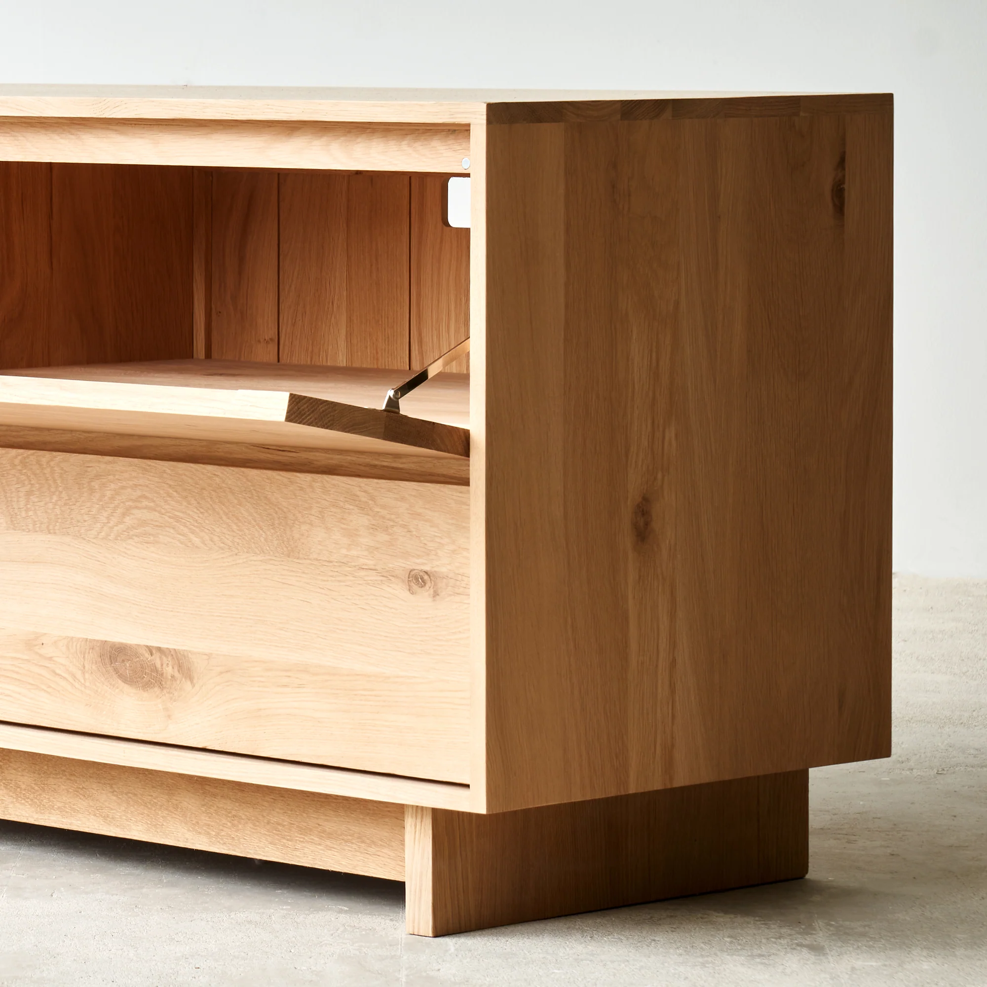 Wave TV Console | Oak (210cm) - Image 4