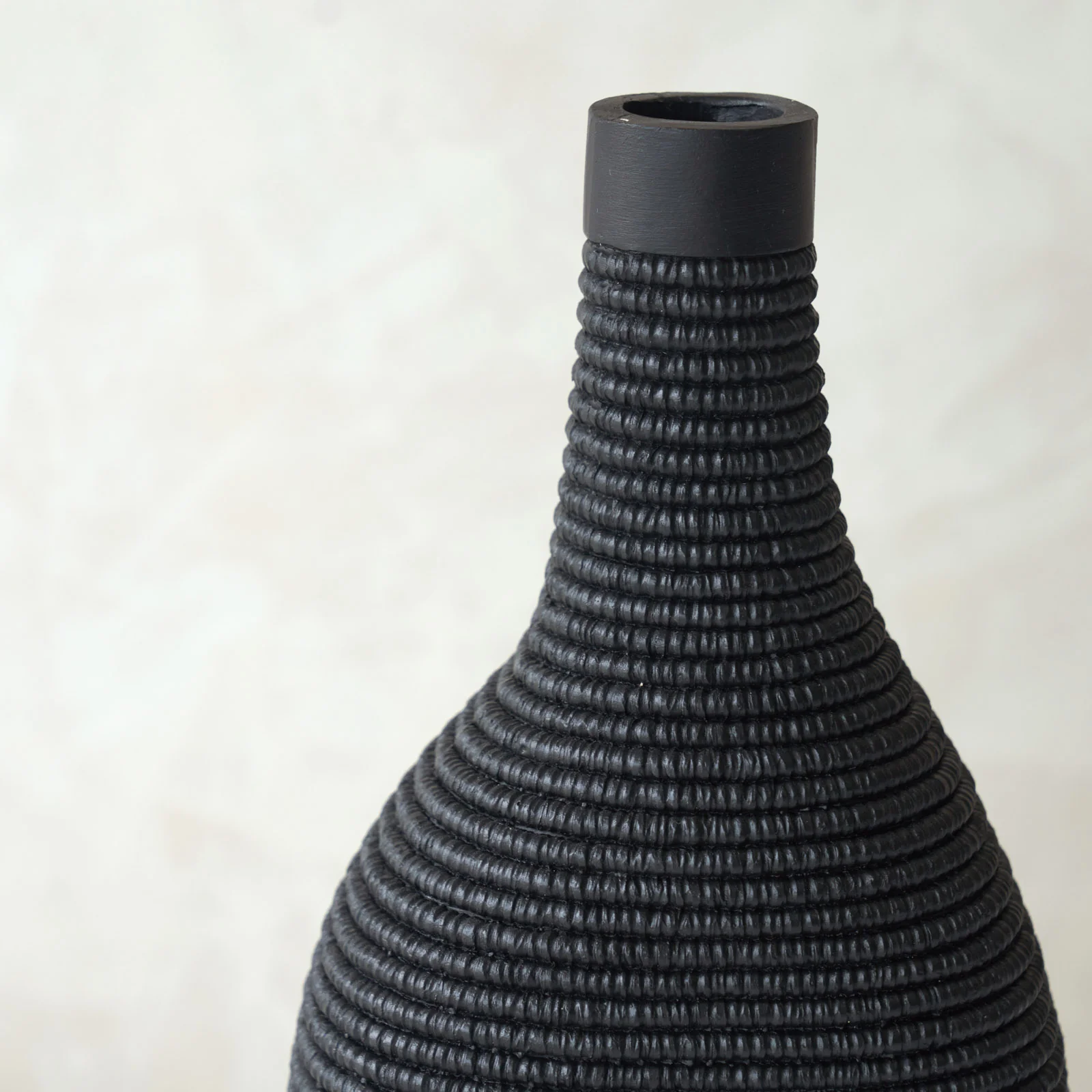Youna Vase | Black - Image 2
