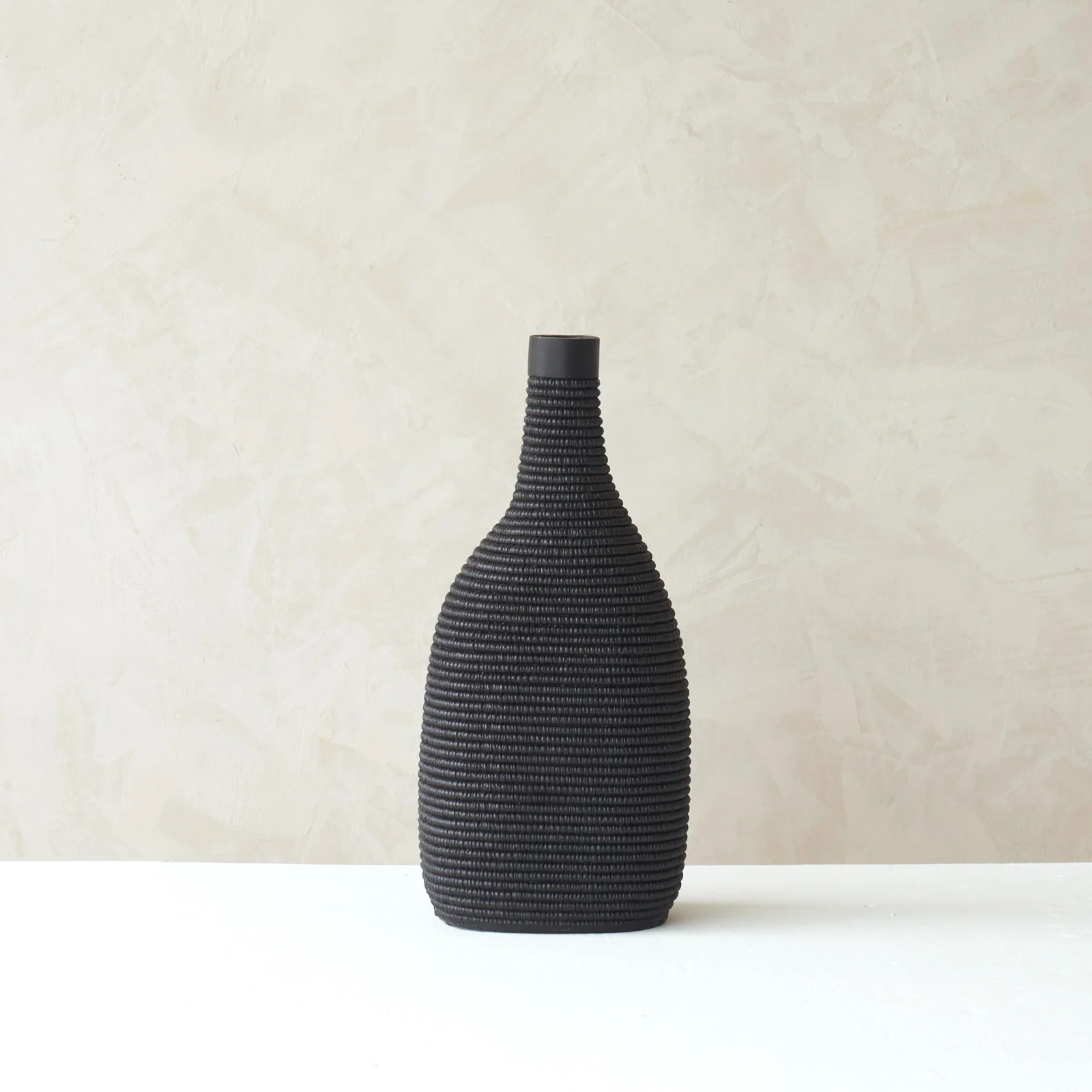 Youna Vase | Black - Image 5