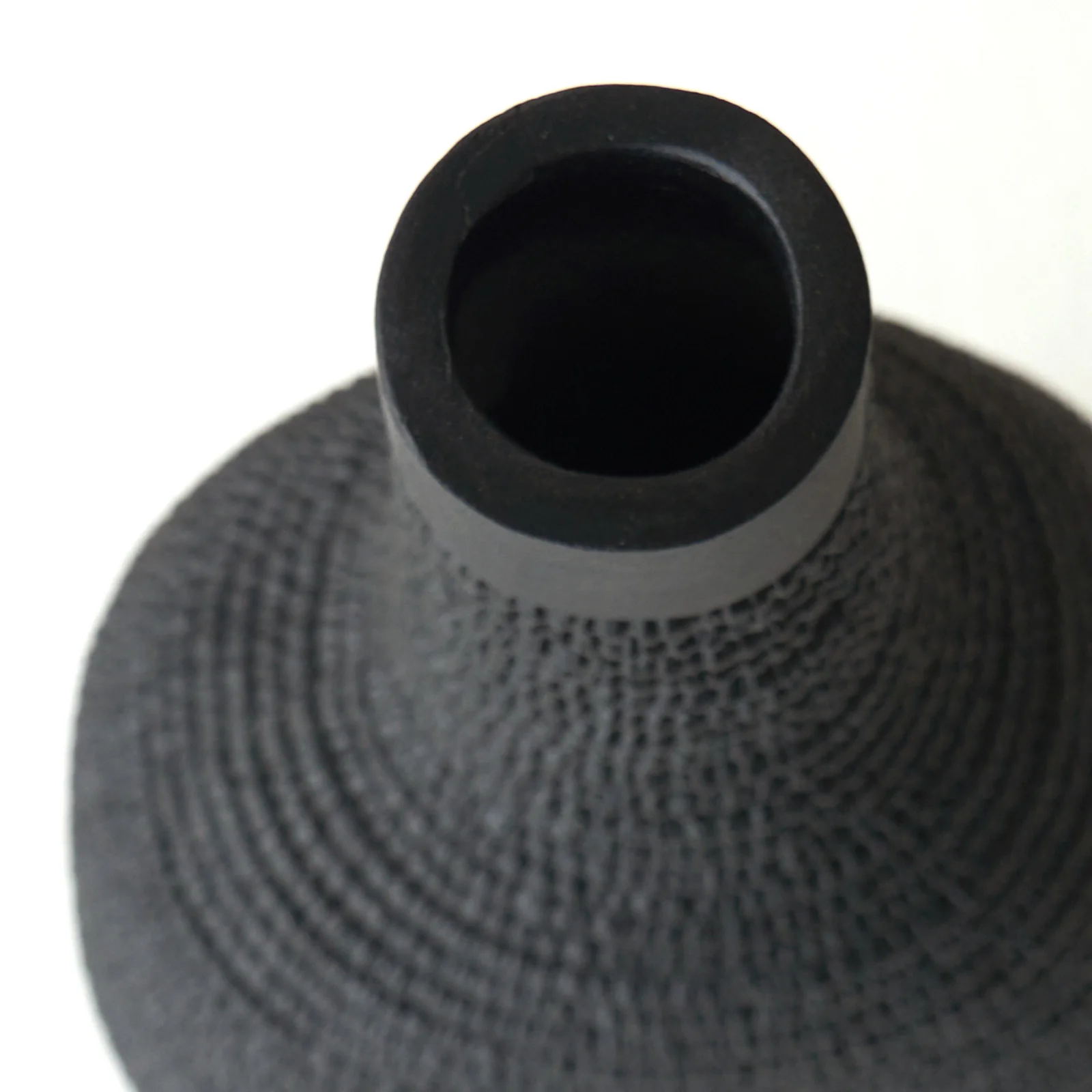 Youna Vase | Black - Image 6