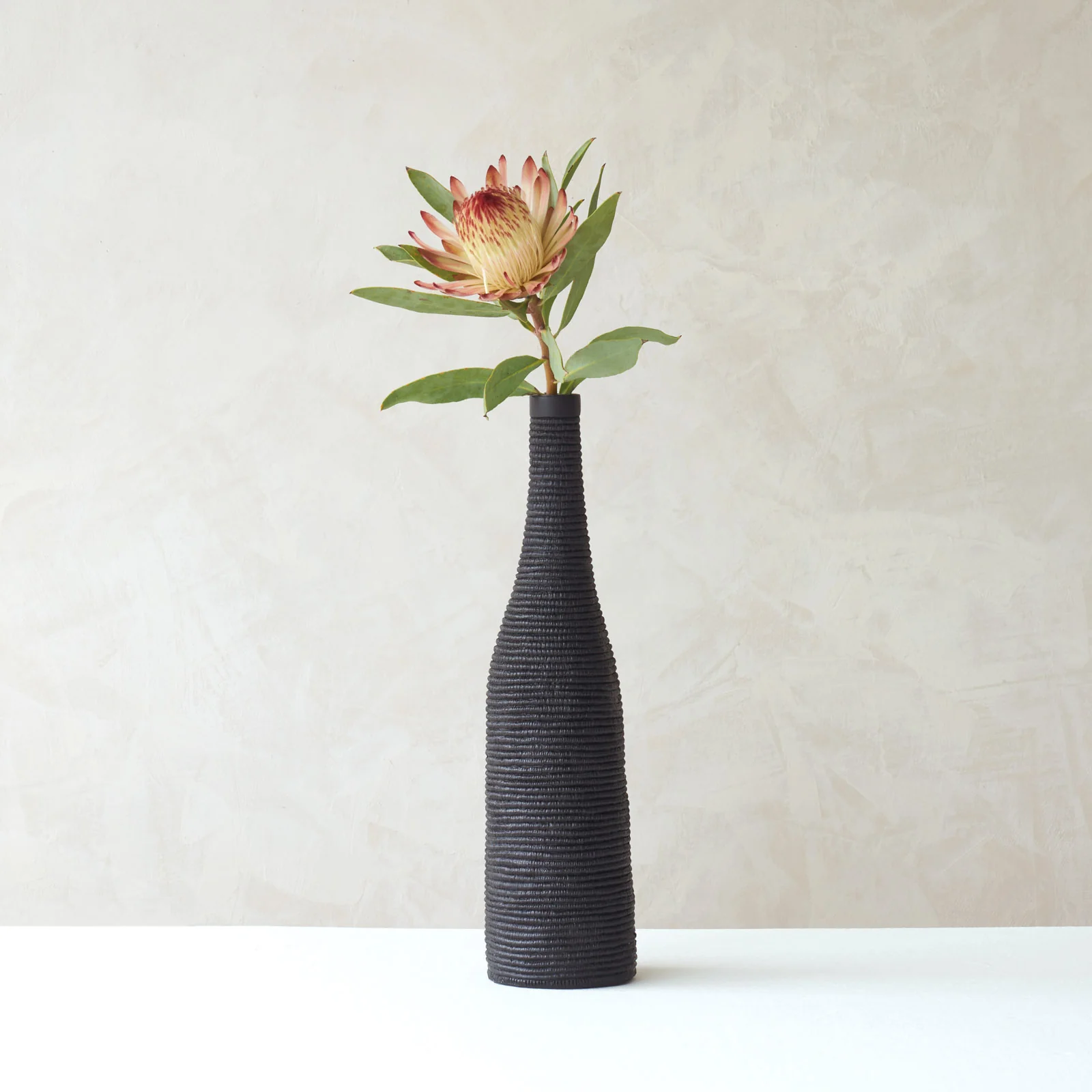 Youna Vase | Black - Image 7