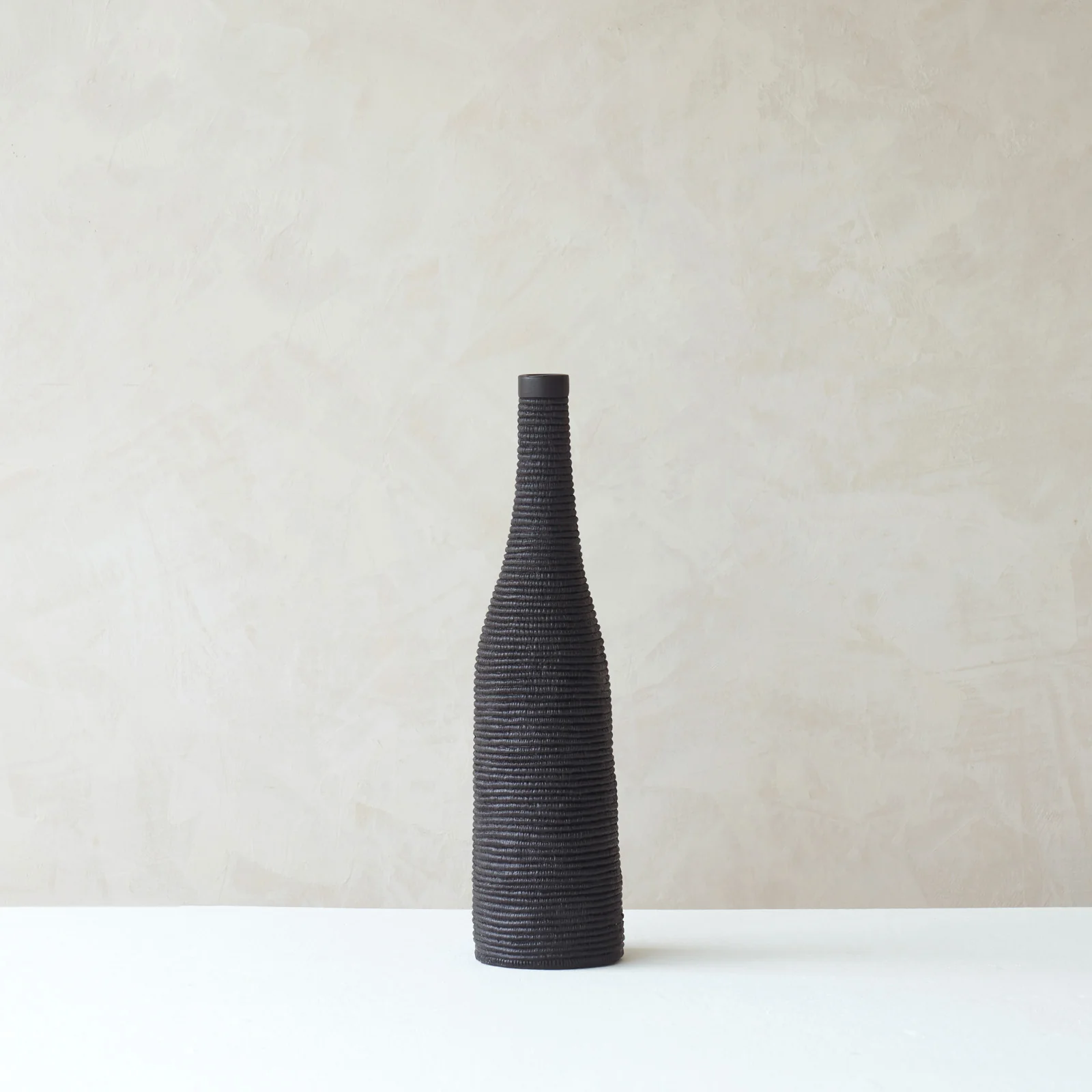 Youna Vase | Black - Image 8